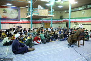 بازدید اقشار مختلف مردم از بیت امام خمینی در جماران