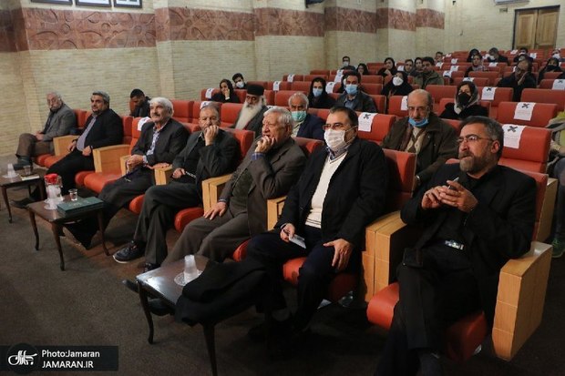  نشست ادبی «خروش دوبیتی‌های آیینی» در نگارستان امام خمینی(س) اصفهان برگزار شد