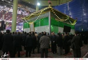 Religious minorities pay homage to the founder of the Islamic Revolution