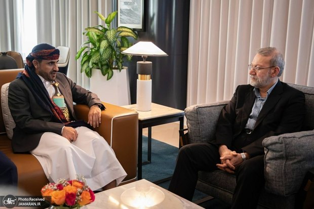 دیدار لاریجانی با سخنگوی انصارالله یمن در عمان + عکس ها