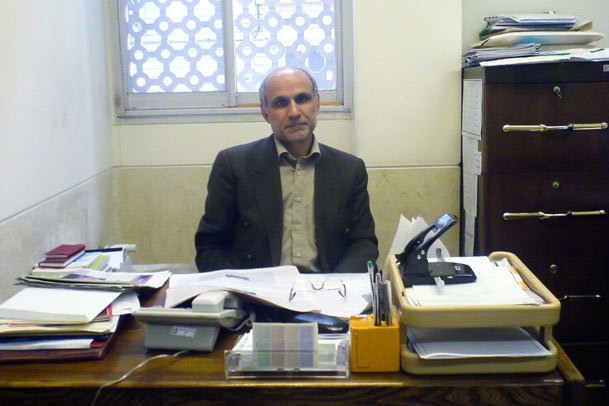 خسرو تهرانی: 16 آذر  تبدیل به «تراژدی فانتزی» شده است/ سکوت دانشگاه نشانه خوبی نیست/ نقد دانشجویان مثل نقد احزاب نیست/ وزارت علوم نقش اصلی خود را خوب بازی نکرده است