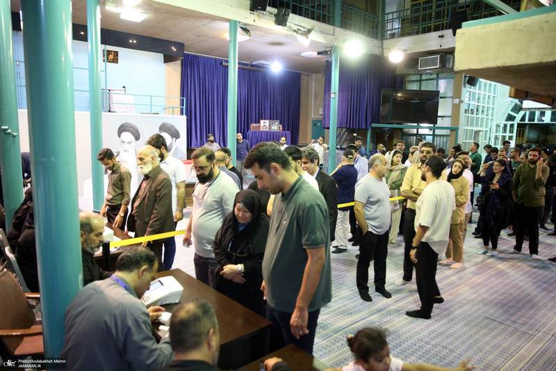 مرحله دوم انتخابات ریاست جمهوری چهاردهم در حسینیه جماران - 8