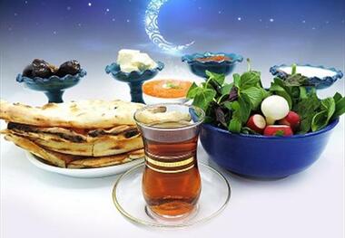 از افطار تا سحر چقدر مایعات مصرف کنیم؟