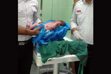 تولد نوزاد در آمبولانس 115