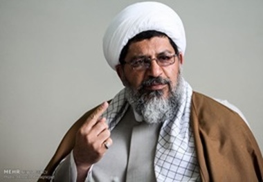 نسل‌های مختلف انقلاب در دفاع از ارزش‌های انقلاب و نظام تفاوتی ندارند