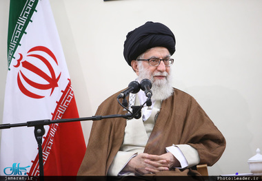 رهبر معظم انقلاب: ما مسئولان نظام جمهوری اسلامی باید از کم‌کاری در اقامه زکات، عفو و آمرزش خداوند را طلب کنیم