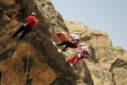 نجات افراد گرفتار در منطقه کوهستانی دشتک دهاقان