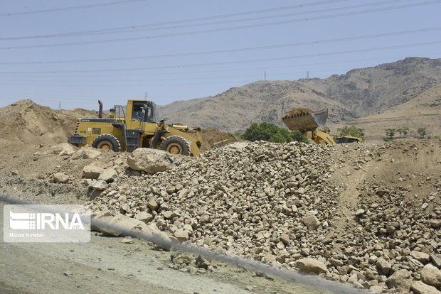 ساخت و سازهای شمال غرب شهرک آرین شیراز خلاف قانون اعلام شد