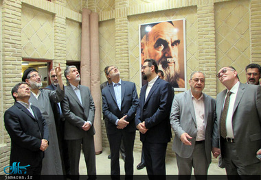دیدار وزیر فرهنگ و ارشاد اسلامی از بیت امام در نجف اشرف