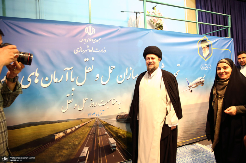 دیدار وزیر و جمعی از کارکنان وزارت راه و شهرسازی با سید حسن خمینی