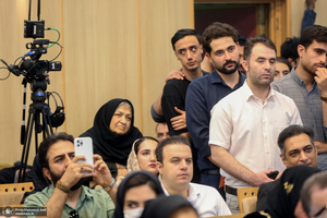رونمایی و بررسی سه کتاب محمدجواد ظریف