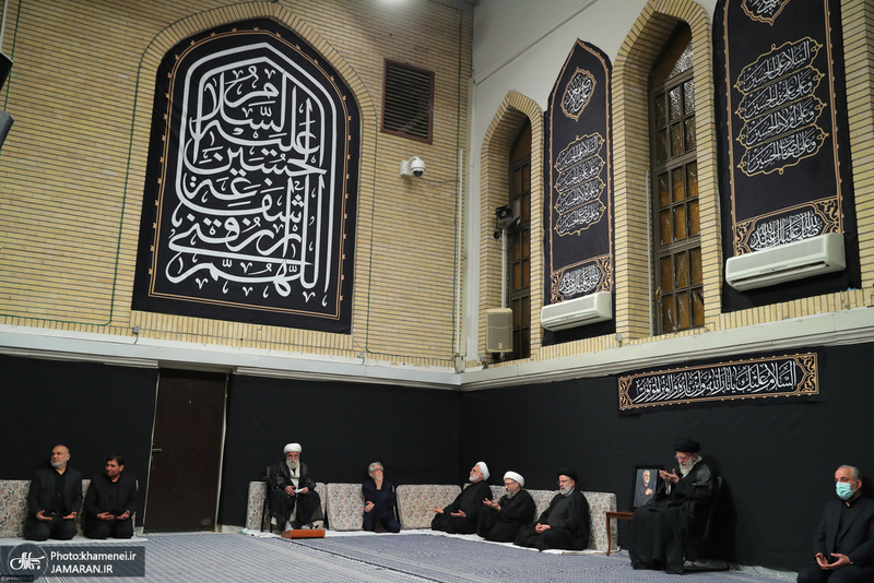 آخرین شب مراسم عزاداری حضرت اباعبدالله الحسین (ع) در حسینیه امام خمینی