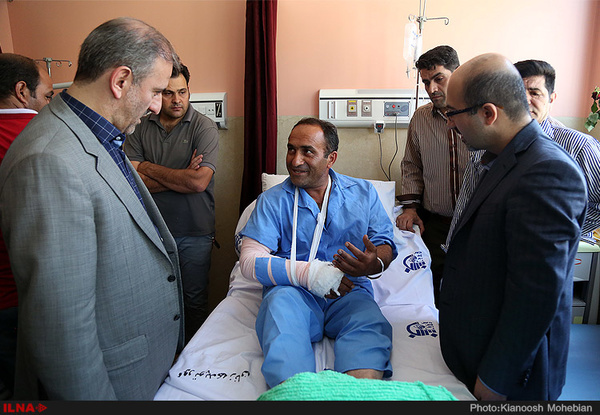 عیادت دو عضو شورای‌شهر پنجم از مجروحان حادثه تروریستی تهران