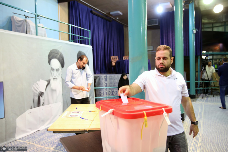 مرحله دوم انتخابات ریاست جمهوری چهاردهم در حسینیه جماران - 8