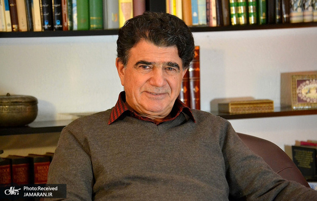 ویدیو/ اشک های دوستداران استاد شجریان مقابل بیمارستان