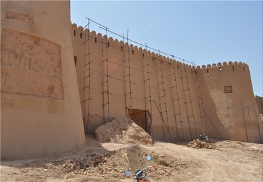 محوطه بیرونی مسجد جامع ۷۰۰ ساله فرومد سمنان مرمت و ساماندهی شد