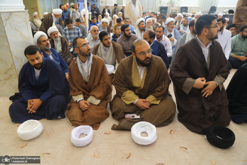 مراسم عمامه گذاری طلاب روز ولادت پیامبر اکرم (ص) و امام جعفر صادق (ع) در بیوت مراجع