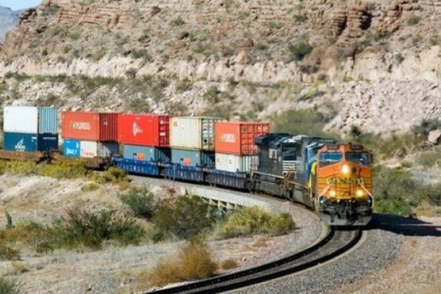 شهرک های صنعتی فارس و راه آهن تفاهم نامه امضا کردند