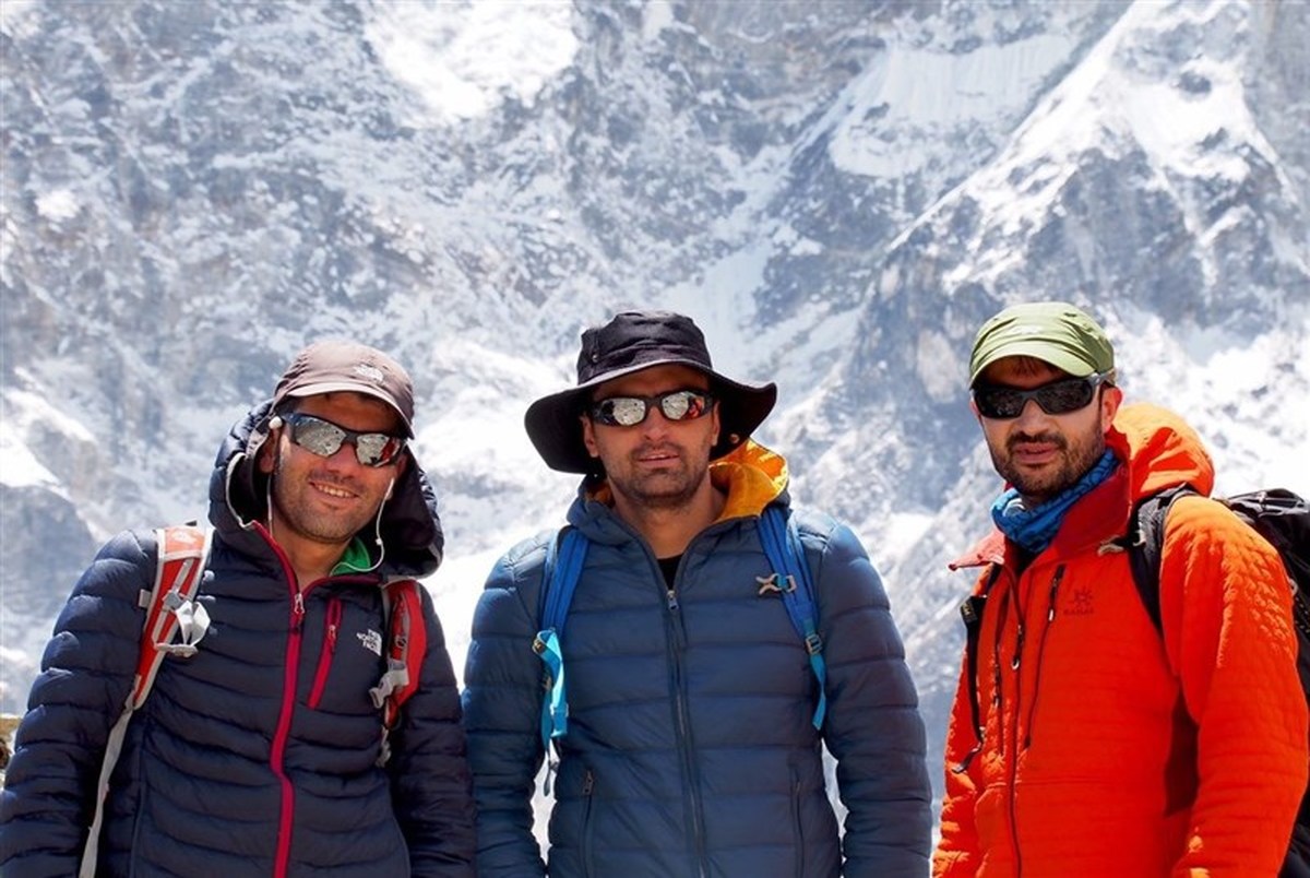 معانی پس از صعود به قله لوتسه: با وجود باد شدید قله را فتح کردیم