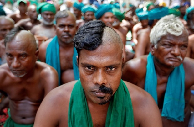 اعتصاب کشاورزان هندی با صورت‌های نیمه اصلاح شده+عکس