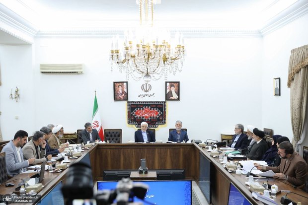 عارف: وحدت و همبستگی اسلامی راهبرد اصلی و مهم نظام جمهوری اسلامی ایران است/ اگر کشورهای اسلامی همبستگی نسبی هم داشتند، شاهد اقدامات سفاکانه استکبار و رژیم صهیونیستی در قبال مردم بیگناه غزه نبودیم