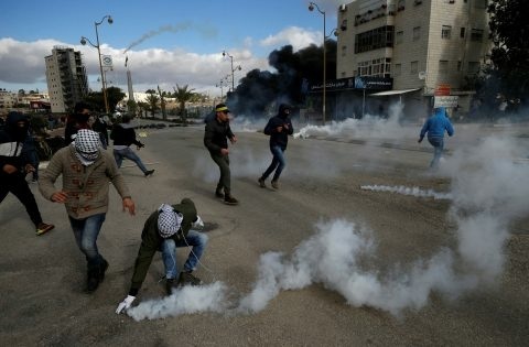  شهادت ۱۶ فلسطینی و زخمی شدن ۱۴۱۶ تن/ محمد جواد ظریف با محکومیت اقدام صهیونیست ها: شرمشان باد!/ در فلسطین عزای عمومی اعلام شد/ وزارت خارجه جامعه جهانی را برای اقدام قاطع در برابر جنایات اخیر رژیم صهیونیستی فراخواند