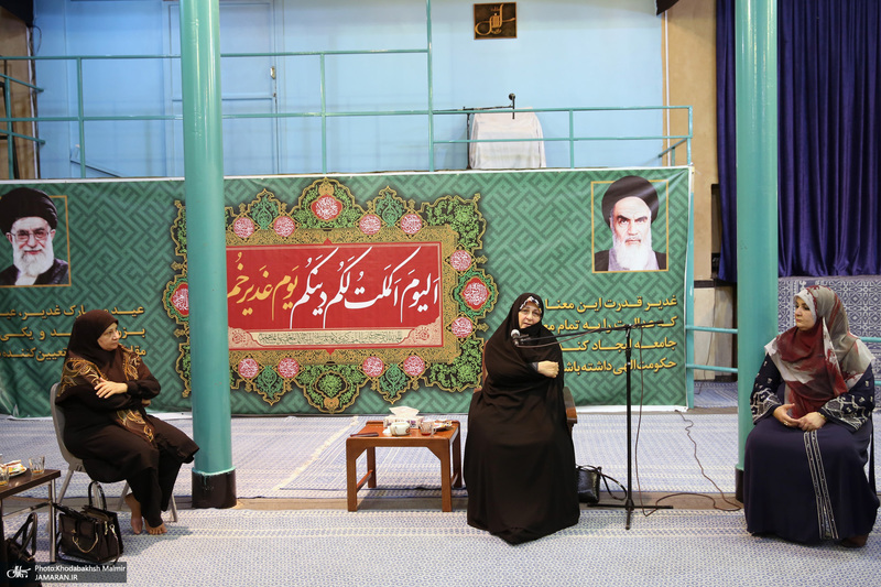 دیدار جمعی از خواهران نخبه عراقی با دکتر فاطمه طباطبایی در جماران