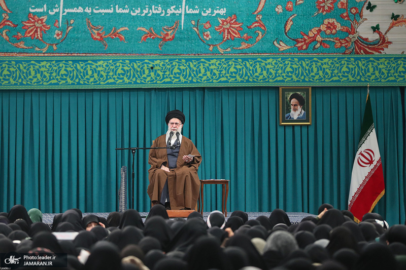 دیدار هزاران نفر از زنان و دختران با رهبر معظم انقلاب