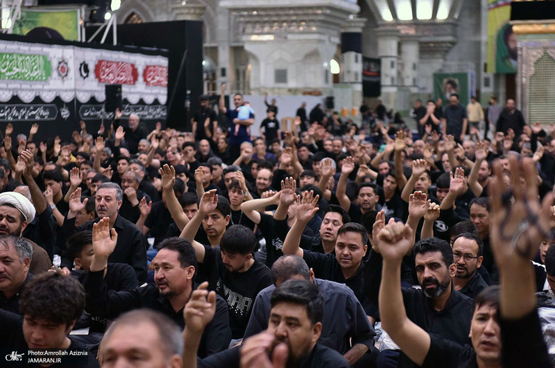 عزاداری ظهر عاشورا در حرم مطهر امام خمینی (س)