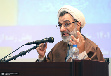 دبیر شورایعالی انقلاب فرهنگی: جنگ واقعی، جنگ کوانتومی است/ به فناوری کامپیوتر کوانتومی رسیده‌ایم/ قانون این بود که اگر خانمی حجاب را رعایت نکرد، نیروی انتظامی باید او را دستگیر کند و تحویل قوه قضائیه دهد؛ این قانون واقعا اجراشدنی نبود