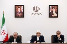 عارف: نظام در اجرای فرایند گزیر بانک آینده، اقتدار خود را در برخورد با متخلفین نشان داد/ برخورد جدی با مدیران متخلف بانک آینده مطالبه جدی مردم است - تاکید بر تقویت و تشدید نظارت بانک مرکزی بر بانک‌ها و مؤسسات اعتباری و مالی بدون هیچگونه مماشات