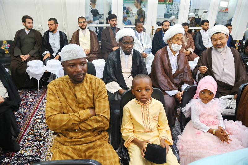 مراسم جشن عید غدیر و عمامه‌گذاری طلاب در بیت مراجع  تقلید و علما