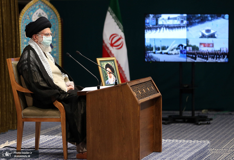 ارتباط تصویری فرمانده کل قوا با مراسم مشترک دانش‌آموختگی دانشجویان دانشگاه‌های افسری