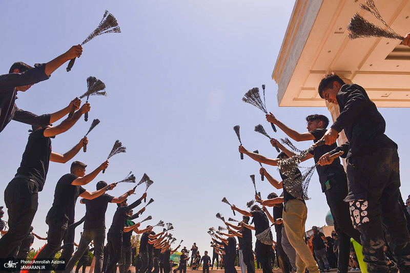 عزاداری ظهر عاشورا‎ در حرم مطهر امام خمینی (س)