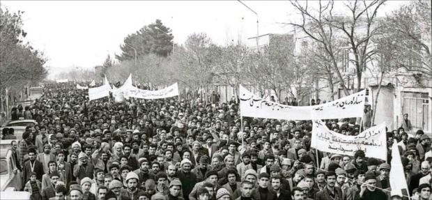 دوازده نکته درباره برنامه‌های 40 سالگی انقلاب 