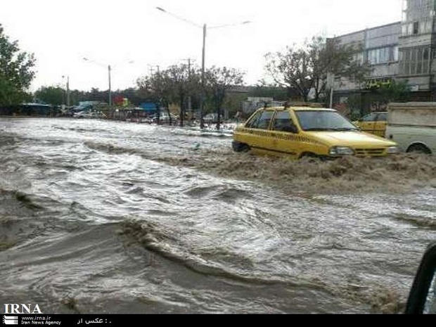 بیش از 40 مورد آبگرفتگی در شهر مشهد رخ داده است