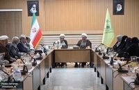 نشست هم‌اندیشی مؤسسه تنظیم و نشر آثار امام خمینی(س) قم با نویسندگان عرصه کودک و نوجوان