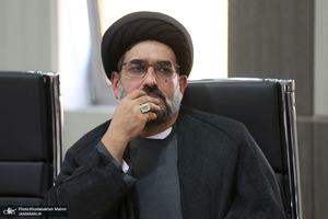 نشست صمیمانه اعضا هیات علمی پژوهشکده امام خمینی و انقلاب اسلامی با تولیت  معزز به مناسبت روز معلم