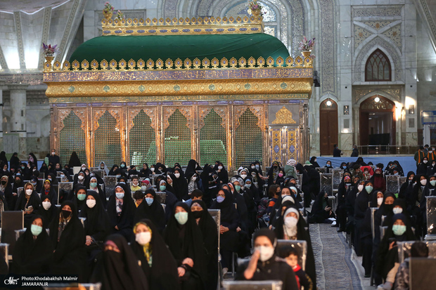 ببینید/ مراسم سالروز میلاد حضرت زهرا (س) و امام خمینی (ره) در حرم مطهر امام