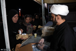 خدمت‌رسانی به زائران حسینی در مسیر عبور از ایلام