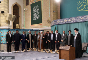 دیدار شرکت‌کنندگان در مسابقات بین‌المللی قرآن با رهبر معظم انقلاب