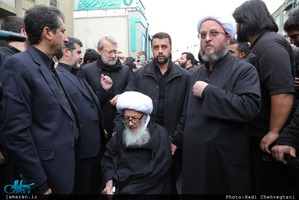 عزاداری و پیاده روی آیت الله وحید خراسانی همزمان با سالروز شهادت حضرت زهرا(س) 