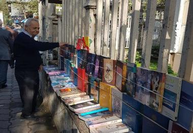 کهنه فروش کتاب گیلان: لابه لای ورق های کهنه، حرف تازه می فروشم