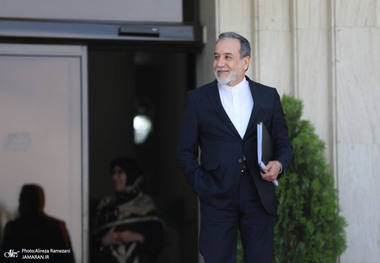 عراقچی: این چه جایزه صلحی است که به کسی داده می‌شود که طرفدار جنگ است!