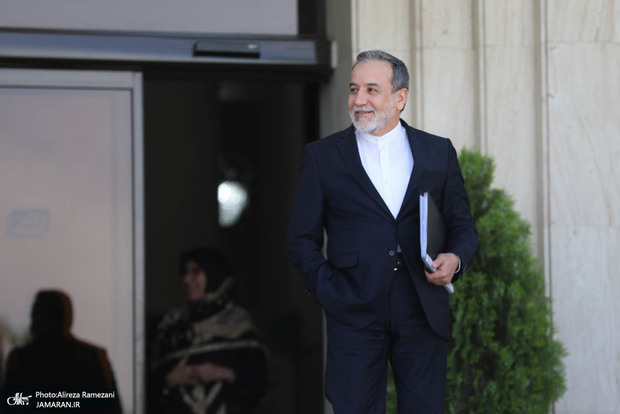 عراقچی: این چه جایزه صلحی است که به کسی داده می‌شود که طرفدار جنگ است!