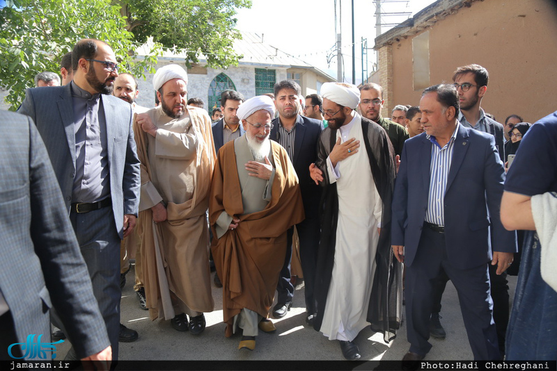 اقامه نماز عید سعید فطر به امامت آیت الله العظمی جوادی آملی در روستای احمدآباد