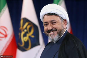 گفتگو با رئیس موسسه تنظیم و نشر آثار امام خمینی (س)  در حسینیه جماران