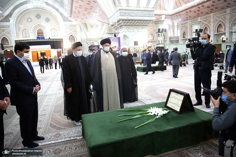 تجدید میثاق رئیس جمهور و اعضای دولت سیزدهم با آرمان های حضرت امام (س)