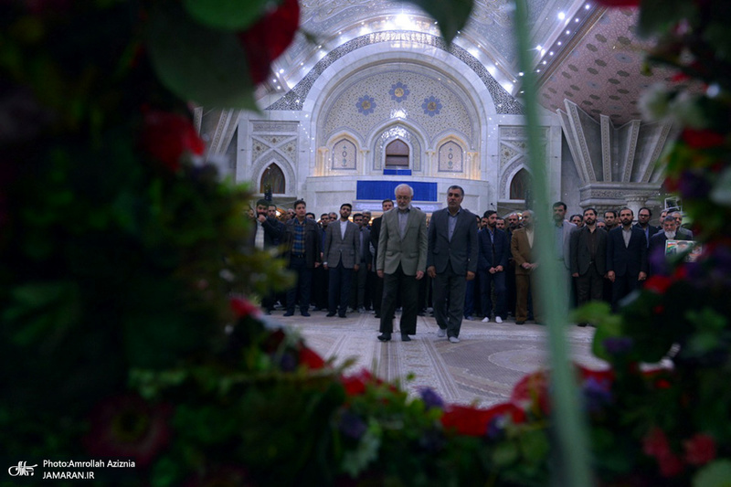 تجدید میثاق کتابداران و کارکنان مهاد کتابخانه های عمومی کشور با آرمان های حضرت امام(س)