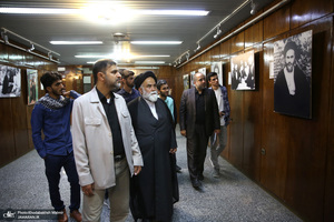 بازدید جمعی از دانشجویان فعال فرهنگی سیاسی و اجتماعی دانشگاه های استان هرمزگان از بیت امام خمینی (س)در جماران